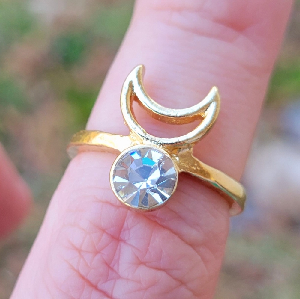 Half Moon Gold Diamond Ring Size 6